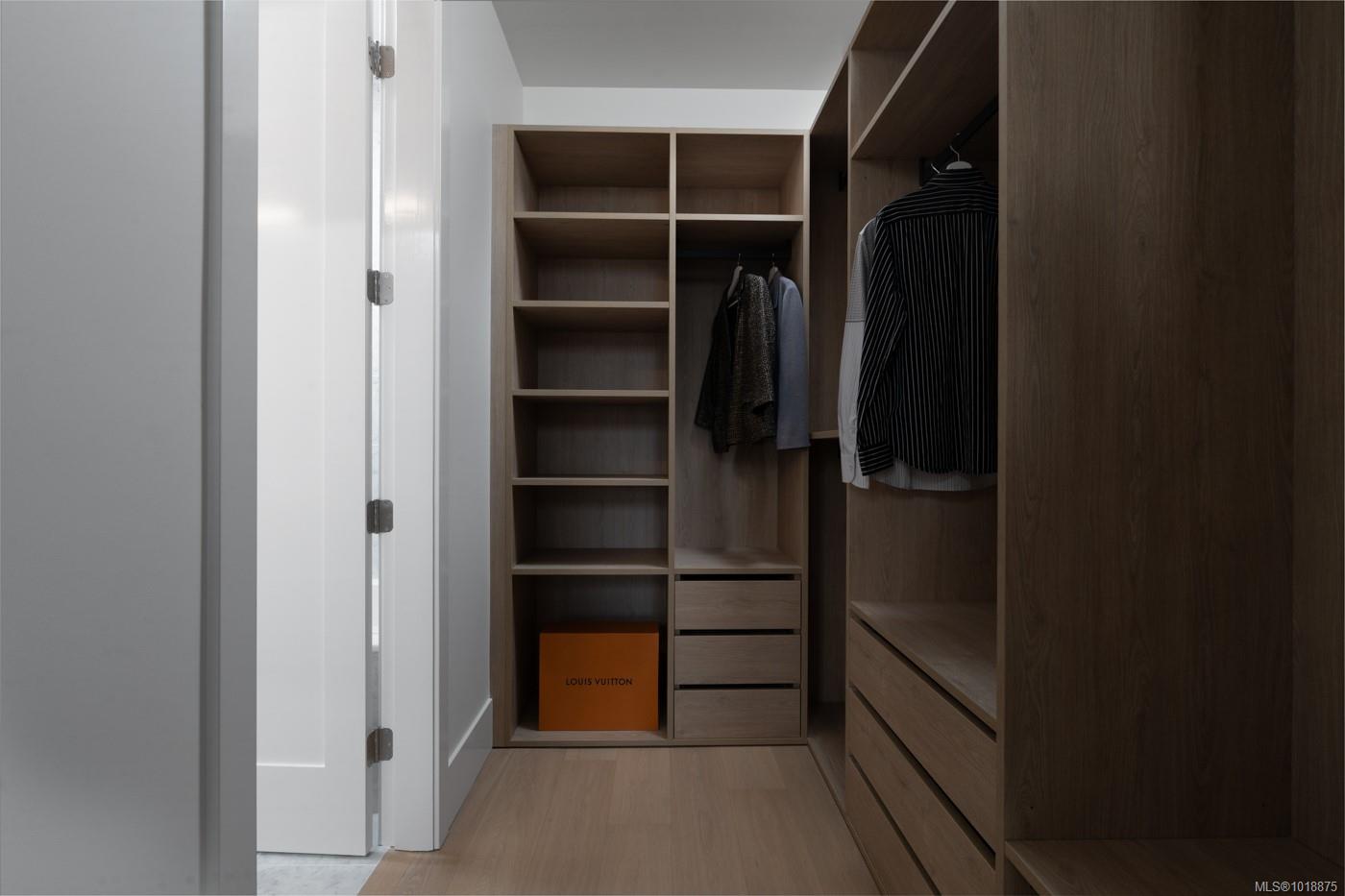 521 Courtney St # 209