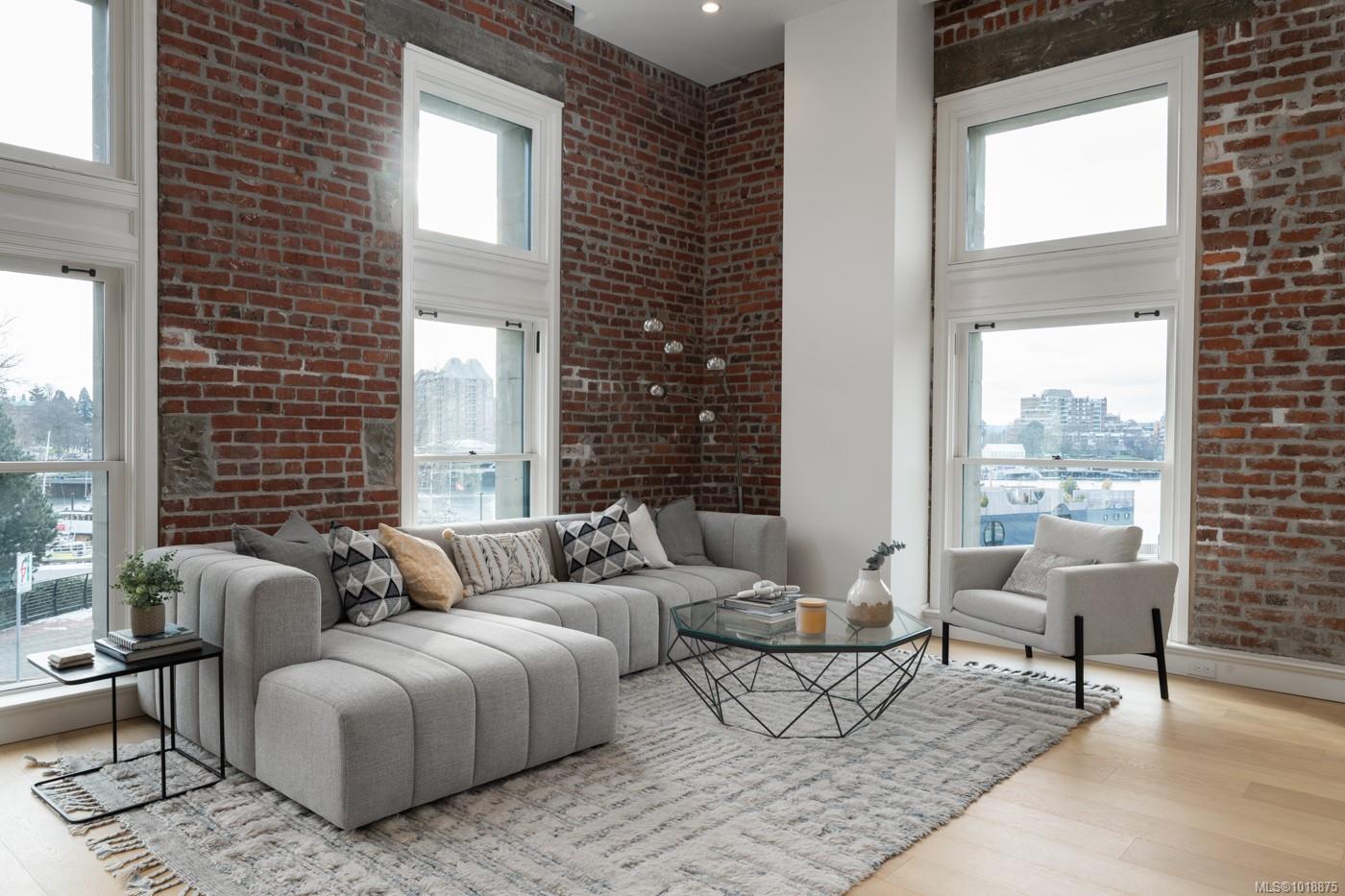 521 Courtney St # 209