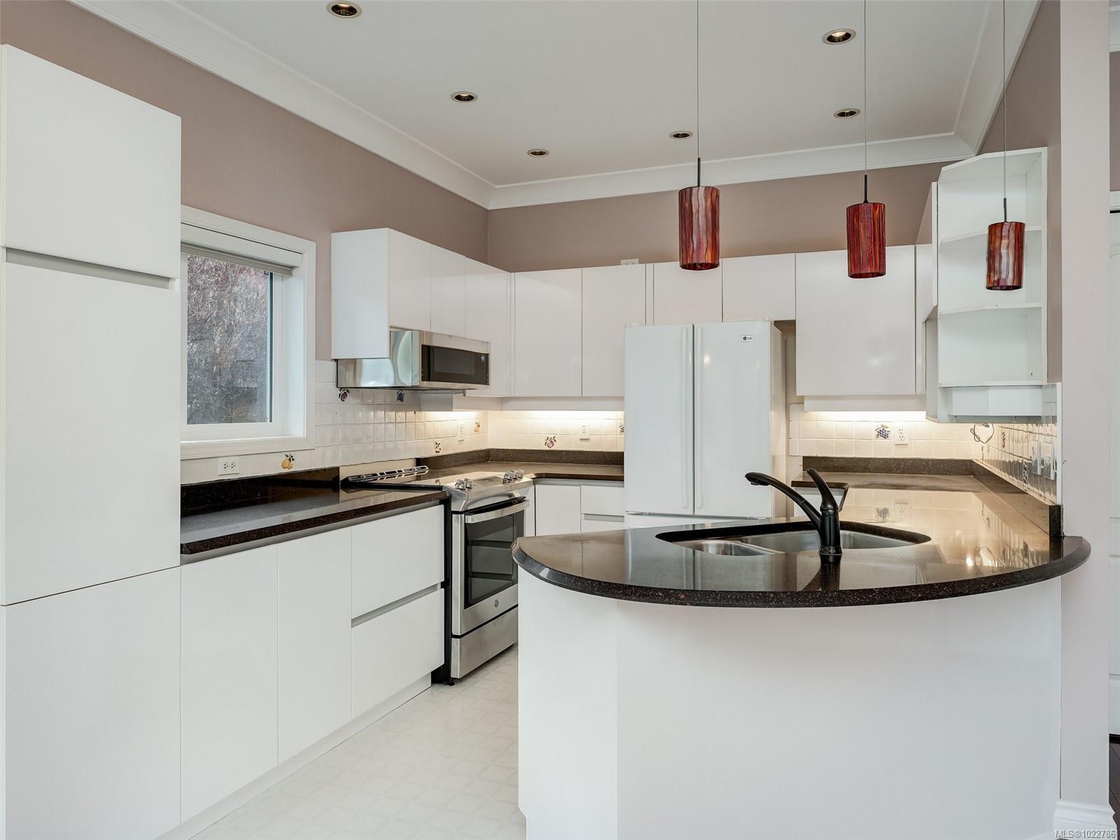 4318 Emily Carr Dr # 14