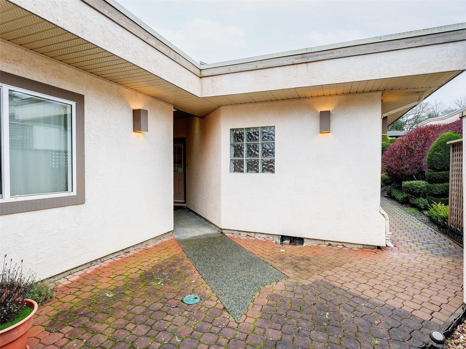 4318 Emily Carr Dr # 14