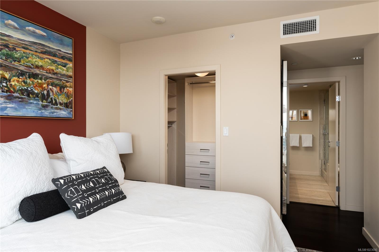 707 Courtney St # 1406