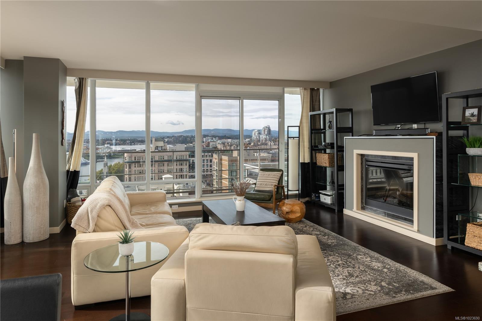 707 Courtney St # 1406