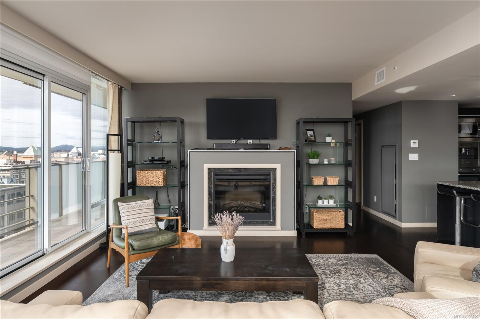 707 Courtney St # 1406