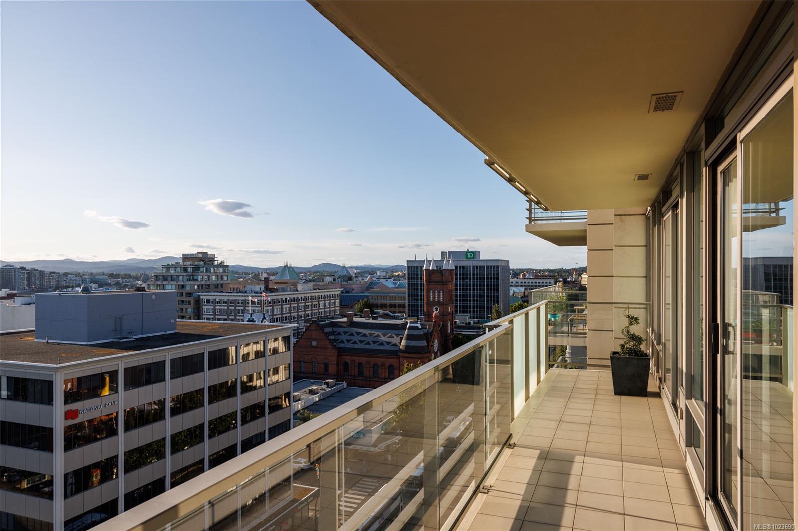 707 Courtney St # 1406