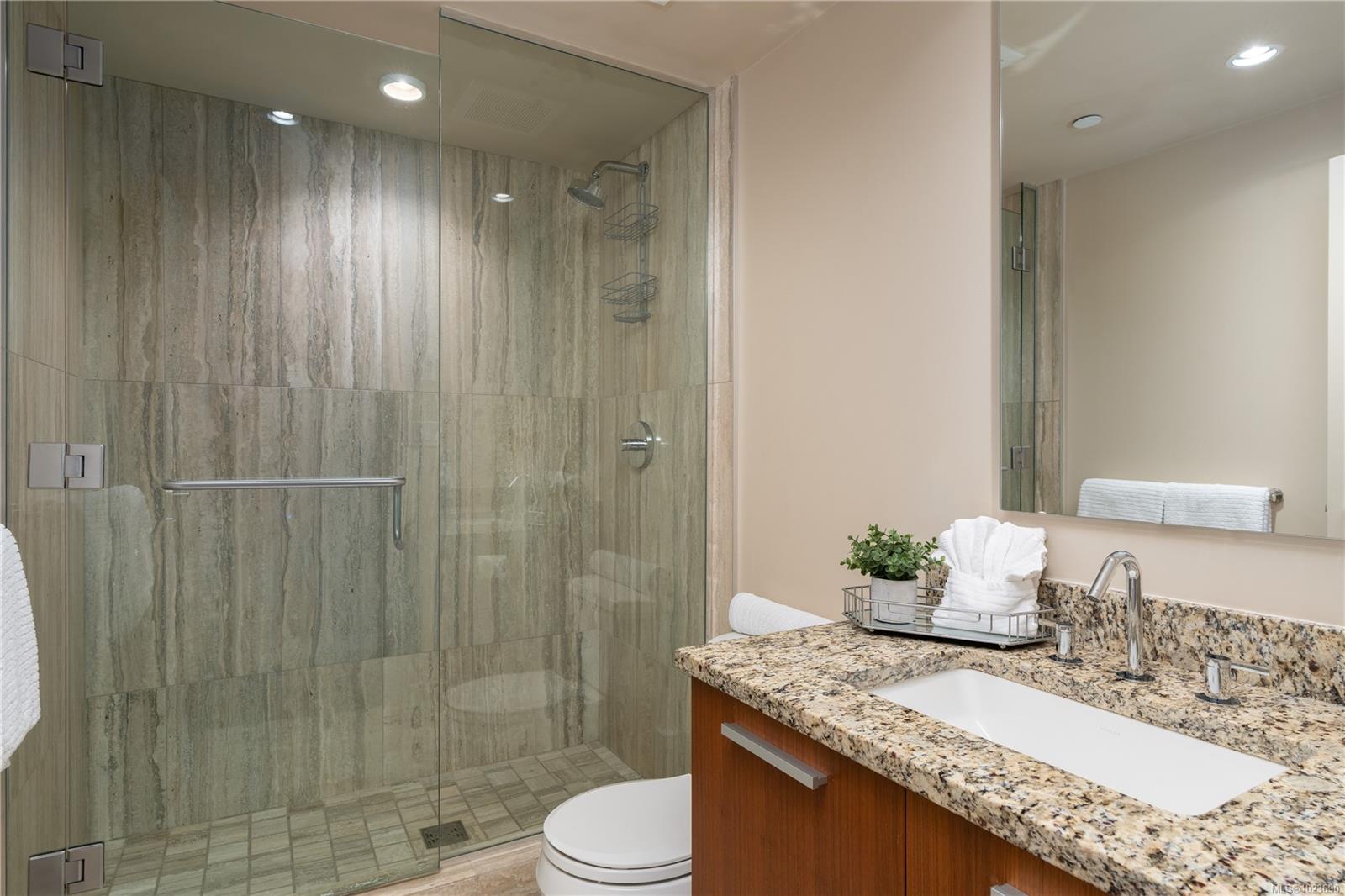 707 Courtney St # 1406