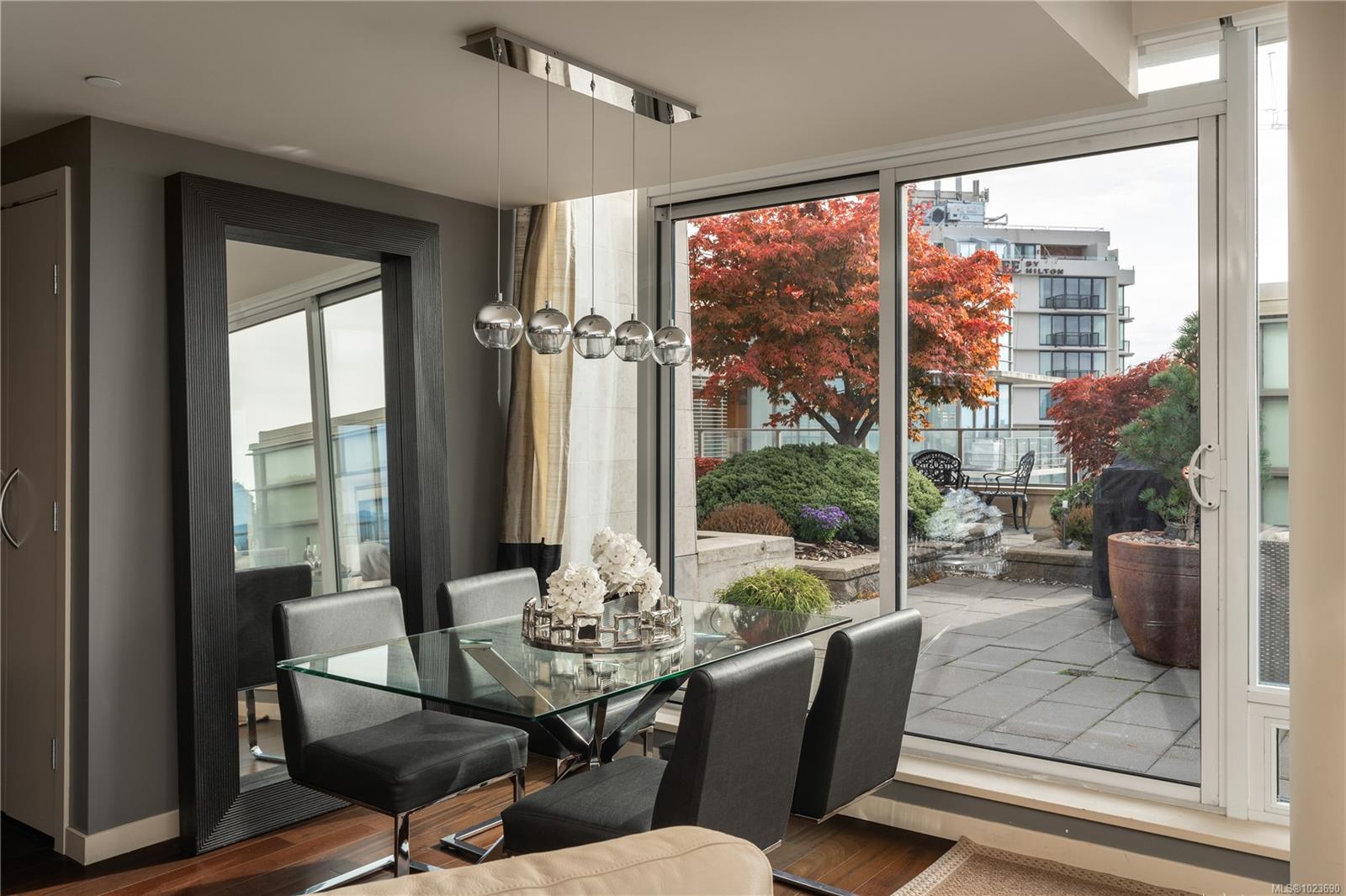 707 Courtney St # 1406