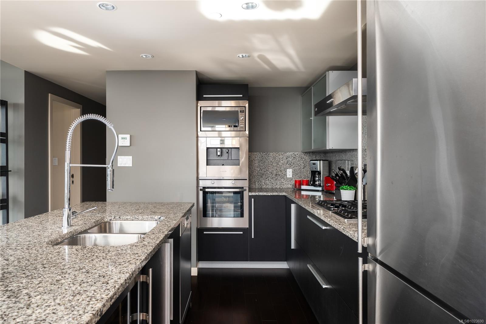 707 Courtney St # 1406