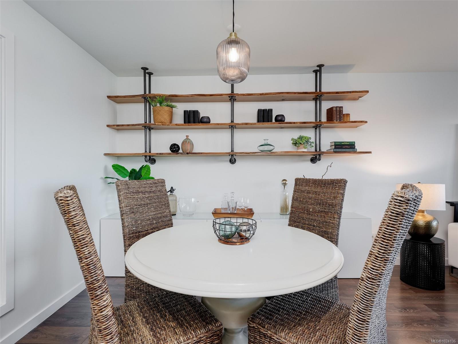 517 Fisgard St # 305