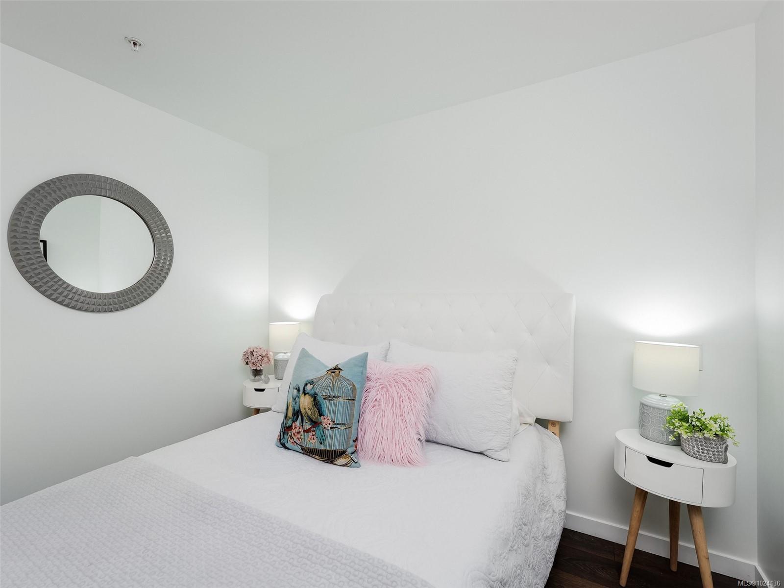 517 Fisgard St # 305