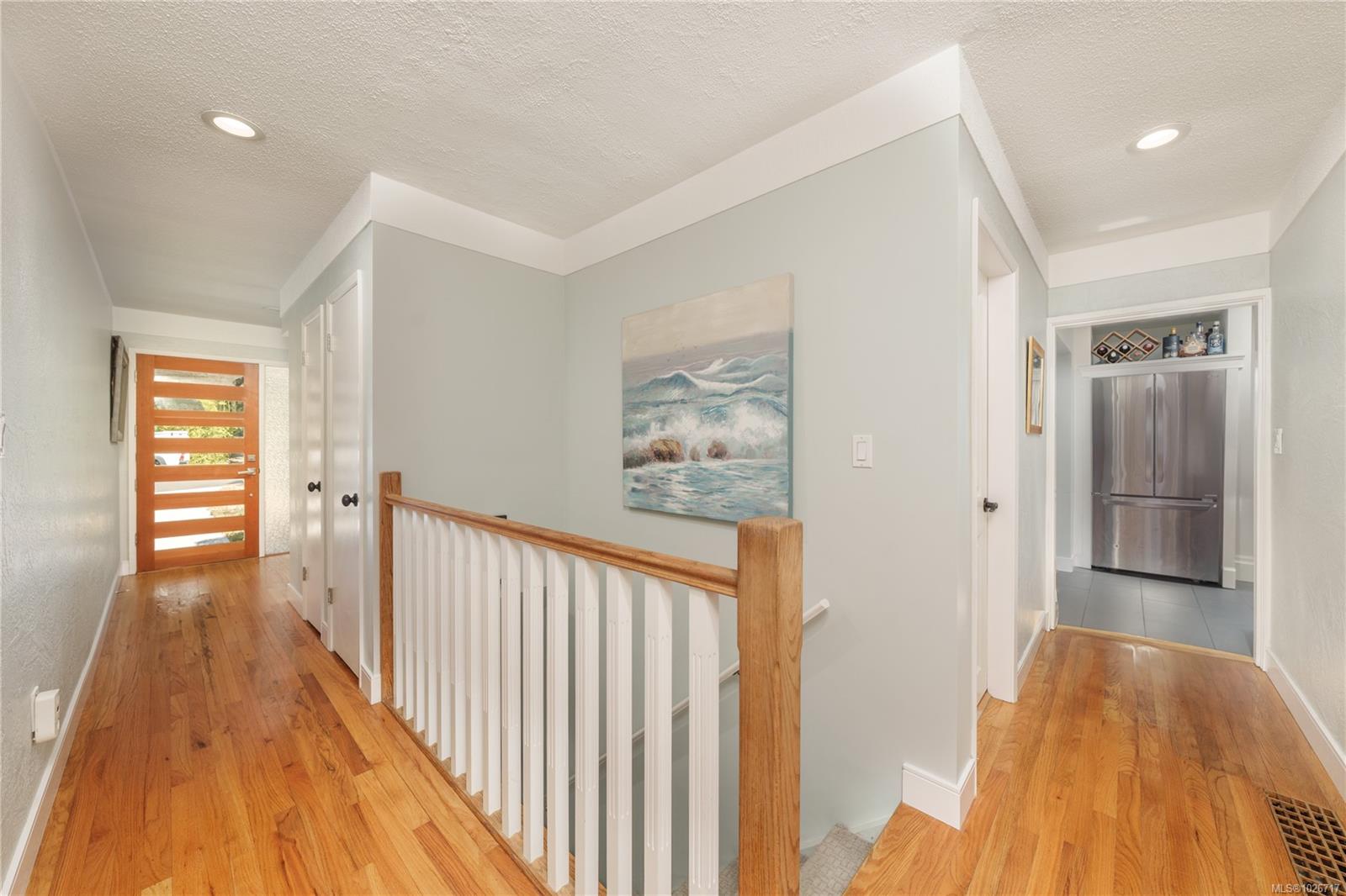 1299 Camrose Cres