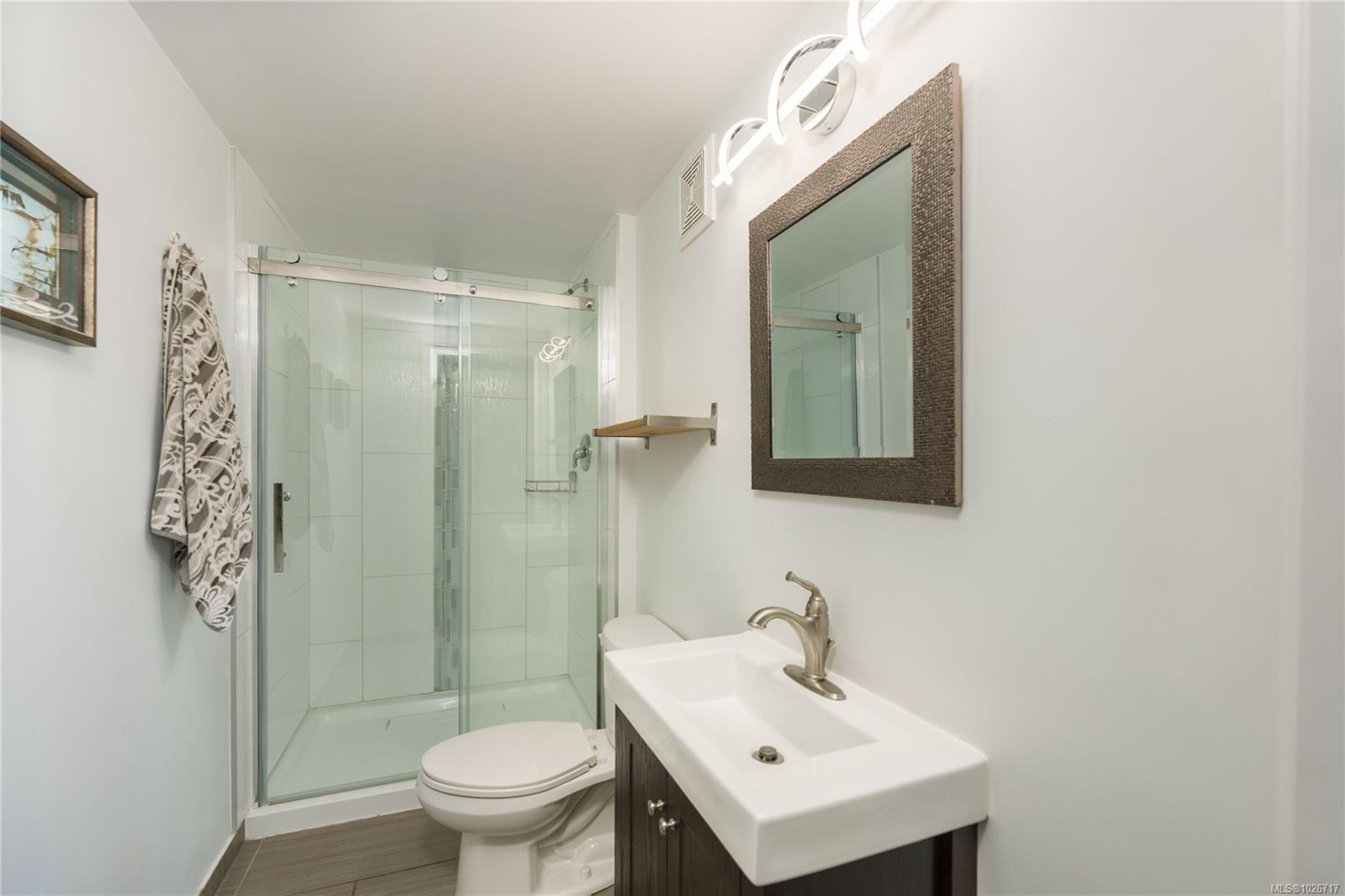 1299 Camrose Cres