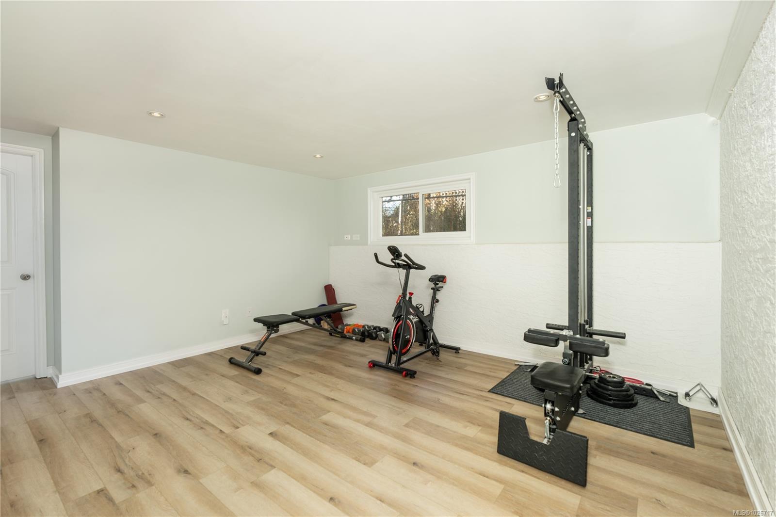 1299 Camrose Cres