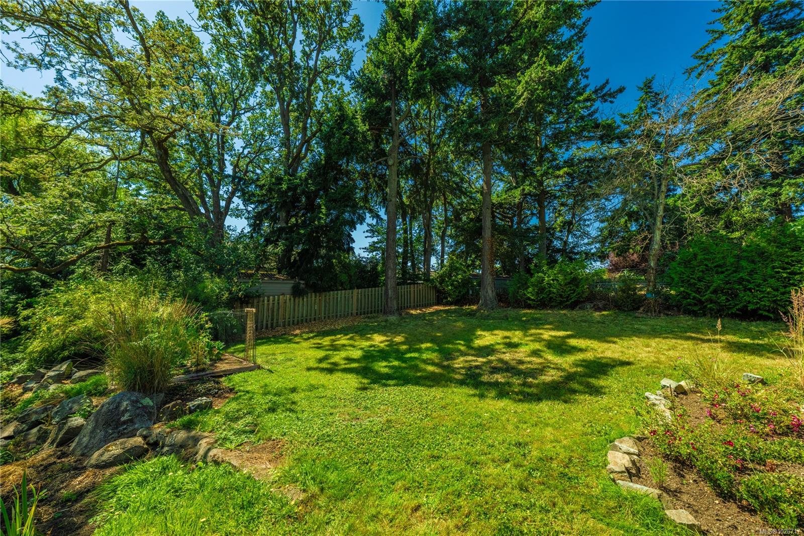 1299 Camrose Cres