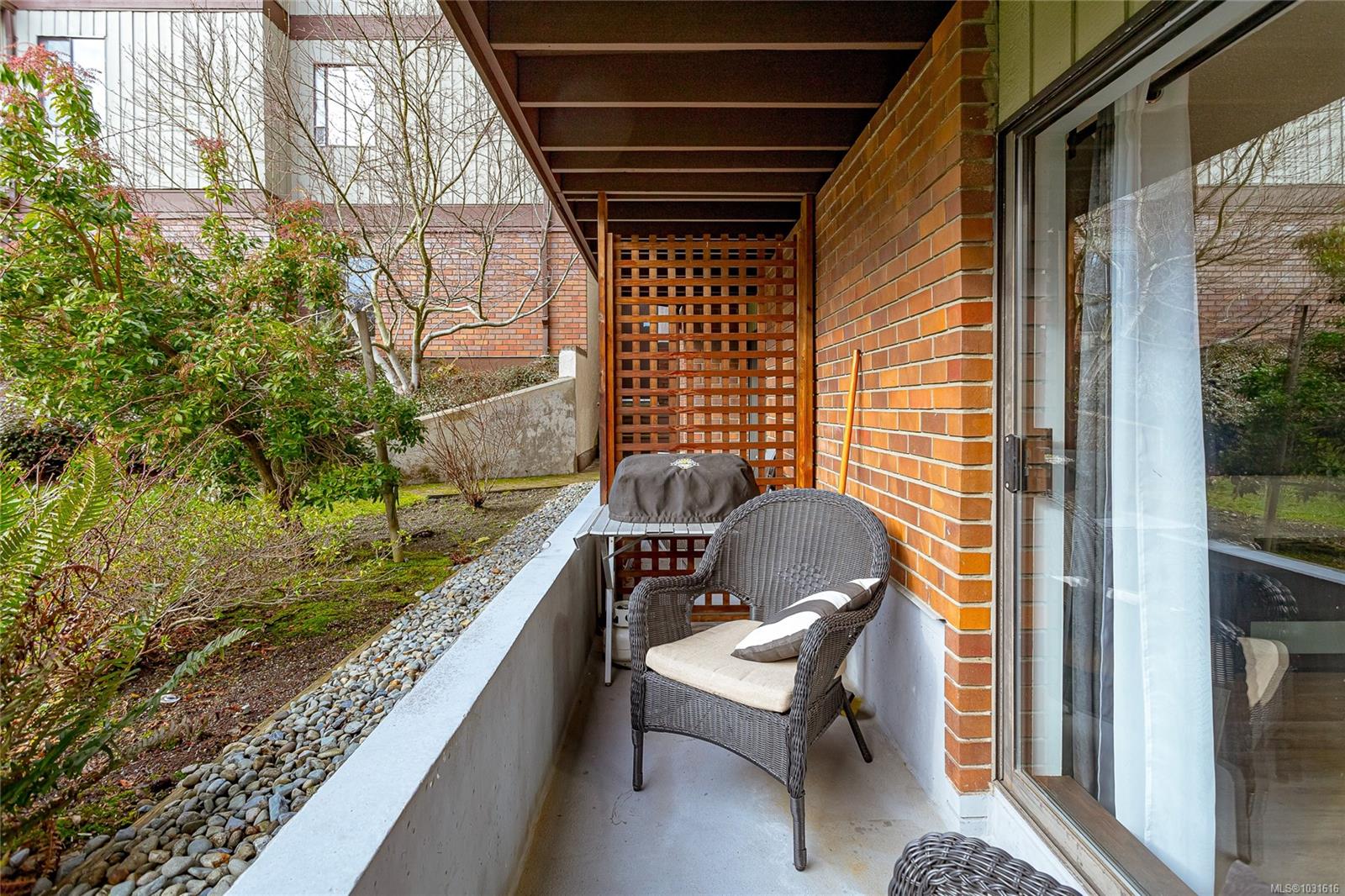 1655 Begbie St # 109