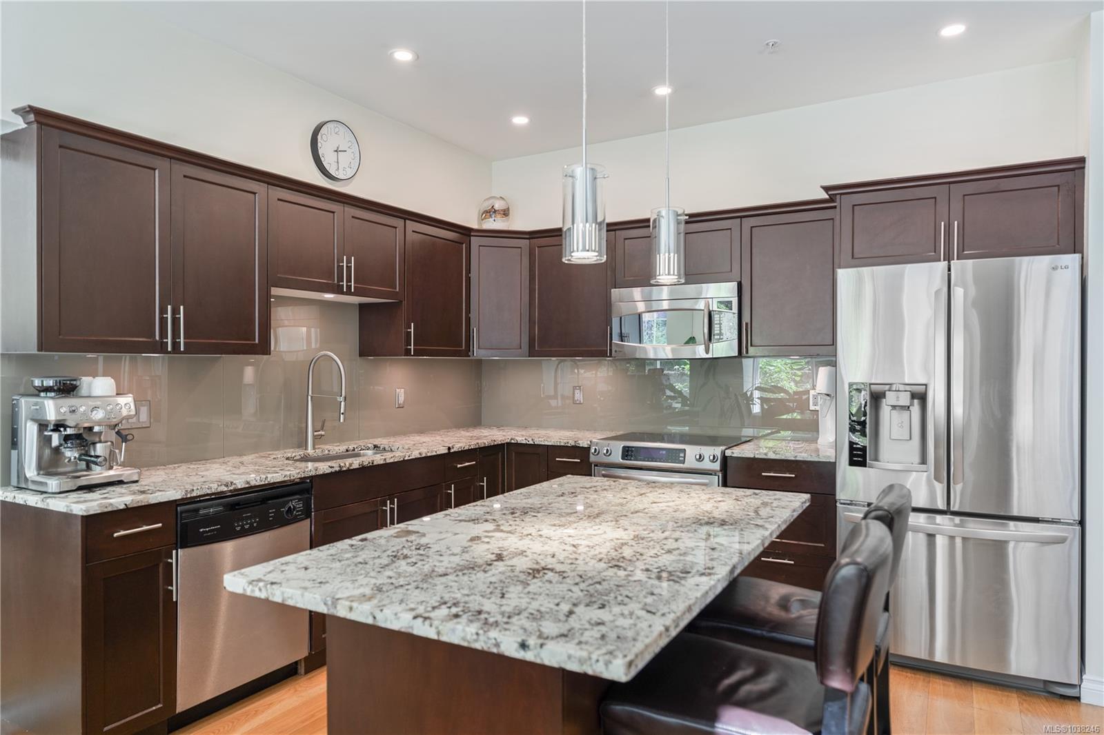 945 Bear Mountain Pkwy #122