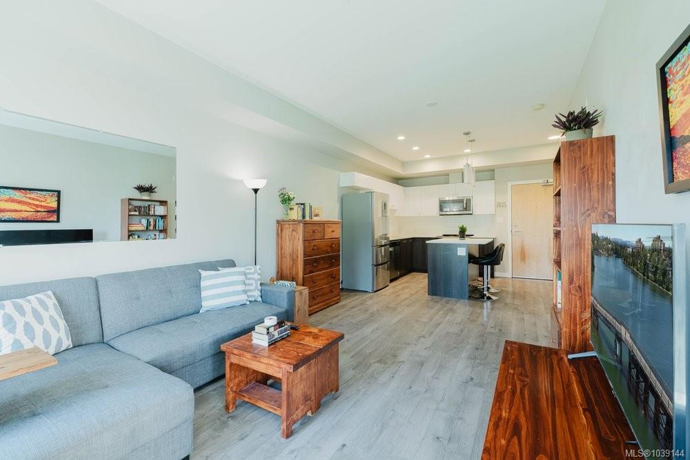 767 Tyee Rd #316