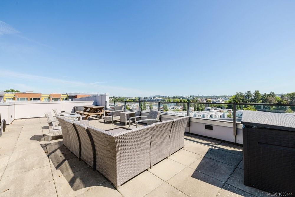 767 Tyee Rd #316