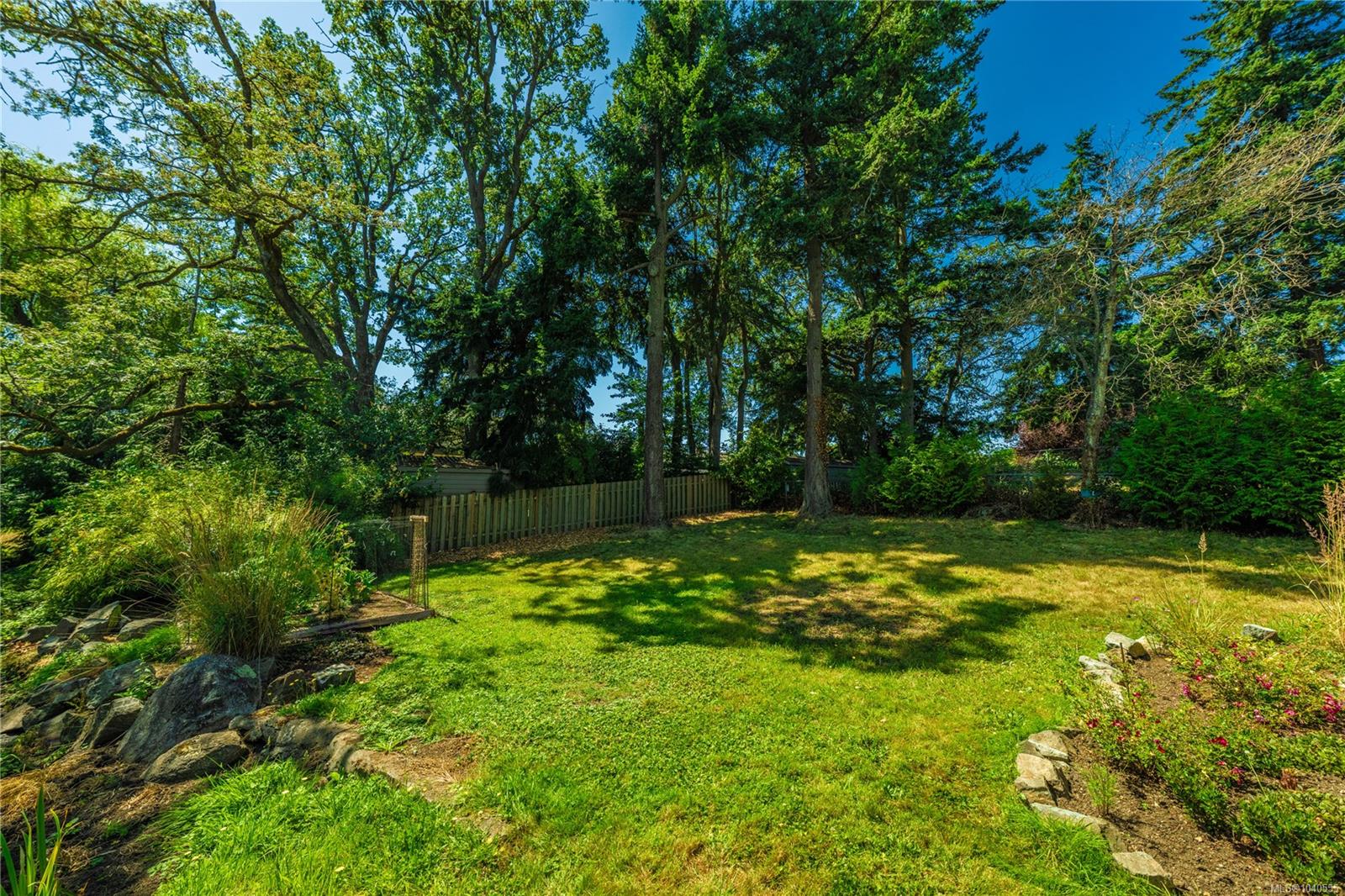 1299 Camrose Cres