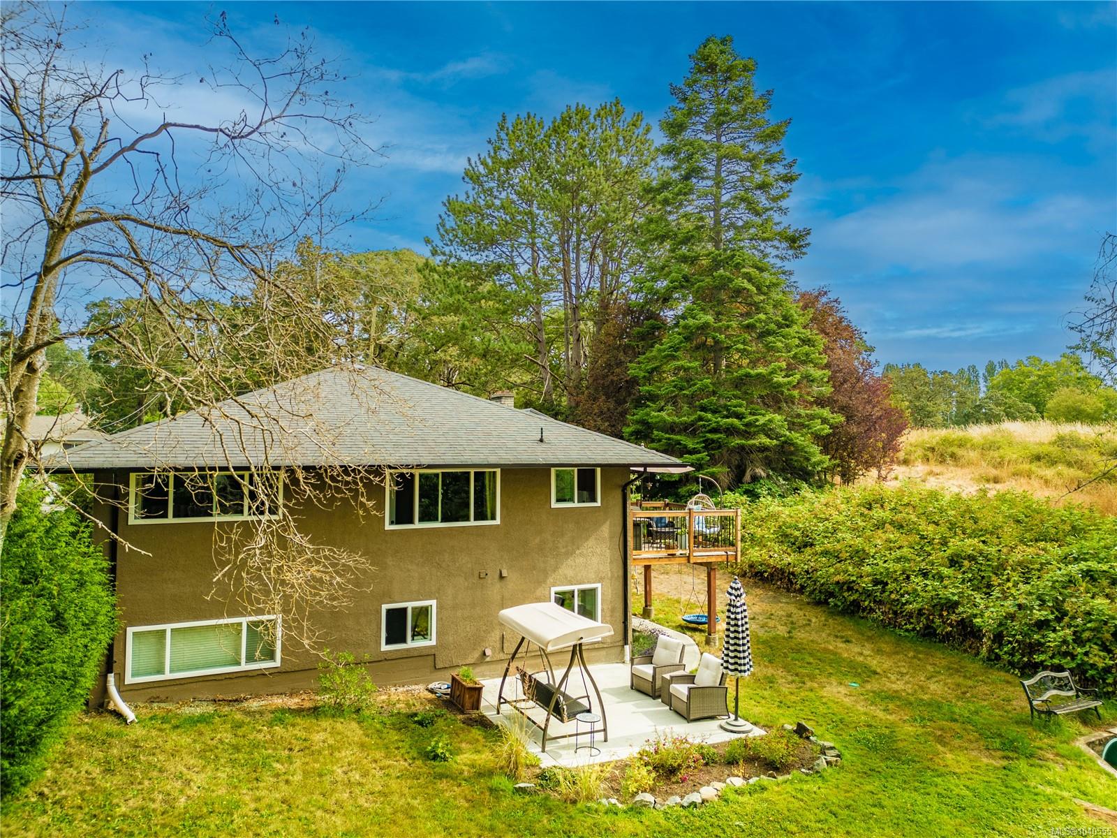 1299 Camrose Cres