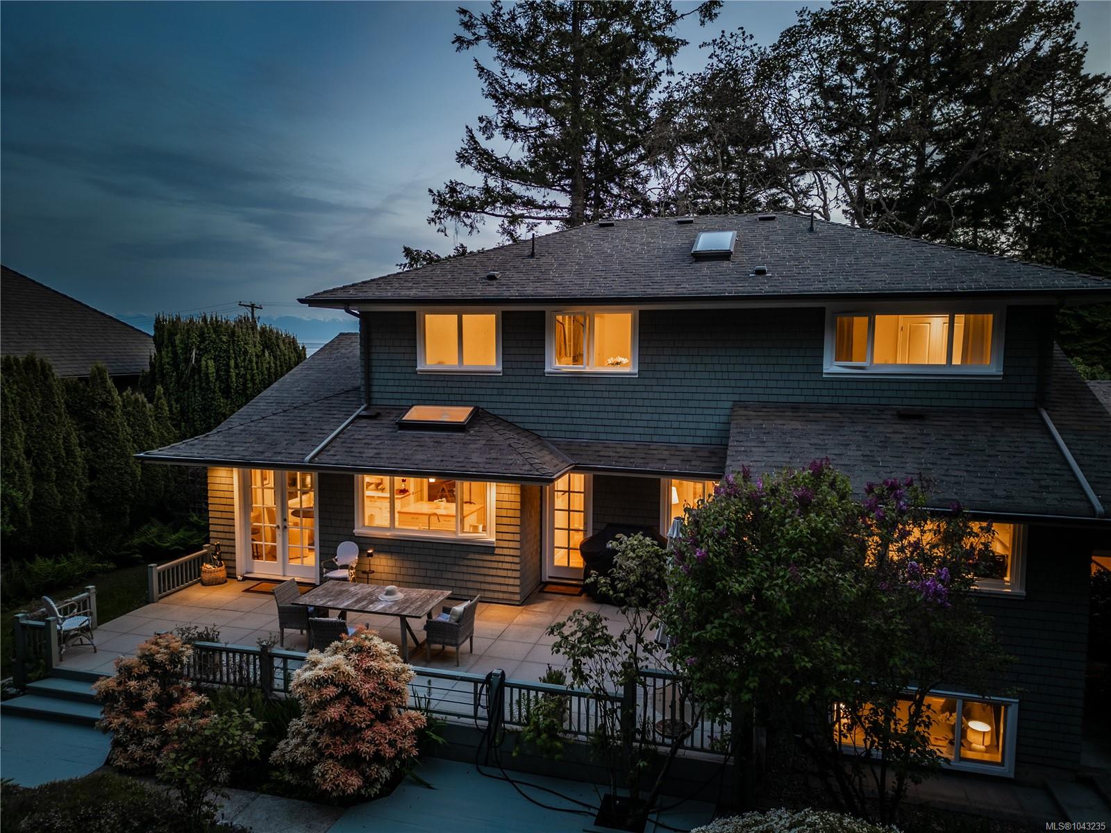 2944 Tudor Ave