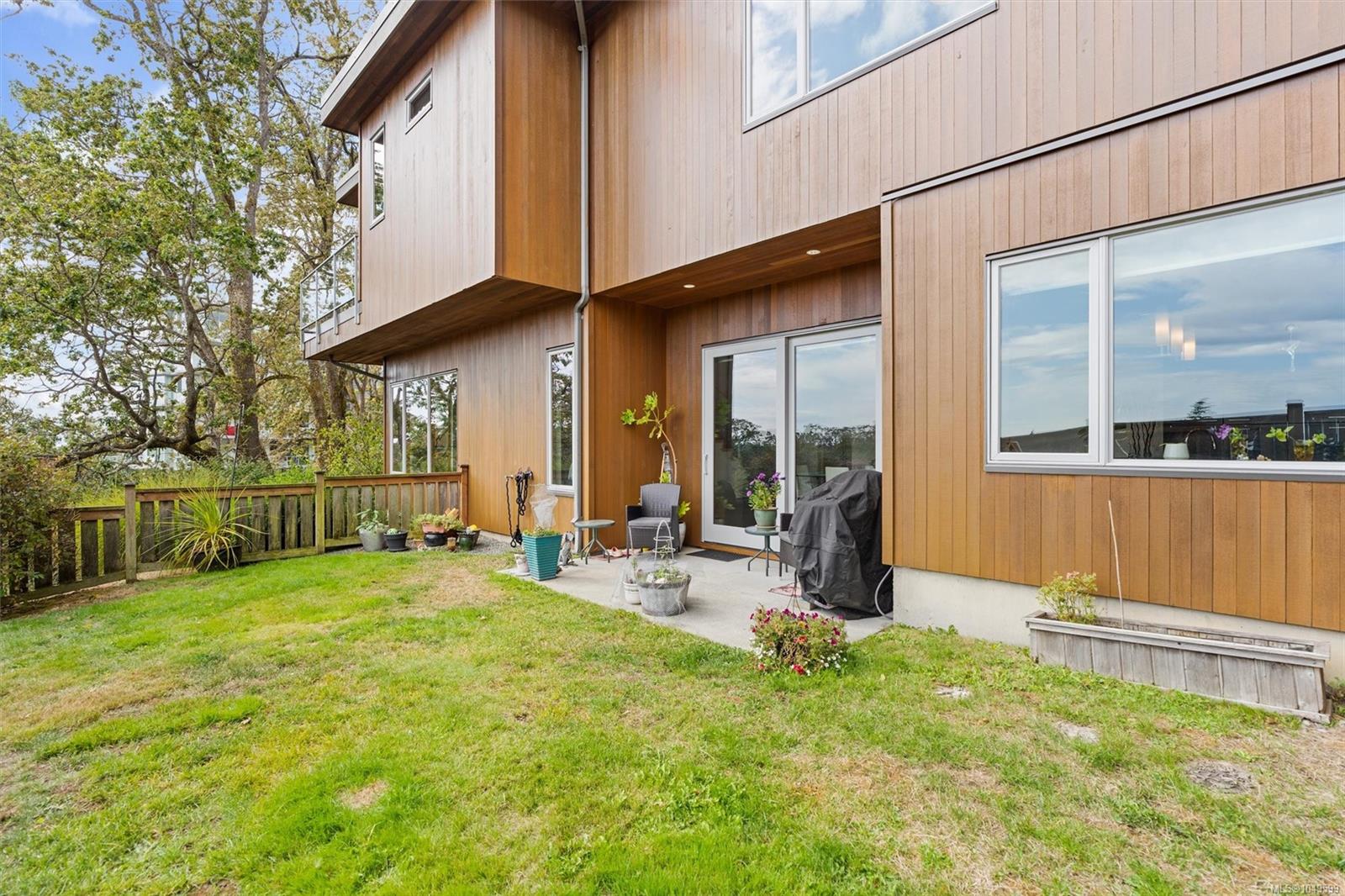810 Rainbow Ridge Lane