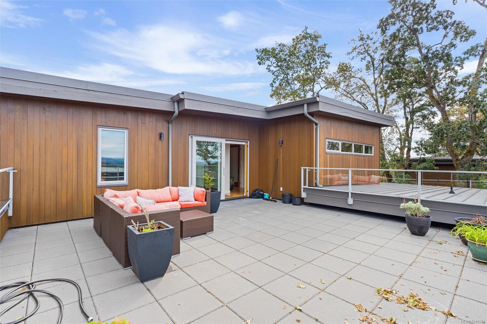 810 Rainbow Ridge Lane
