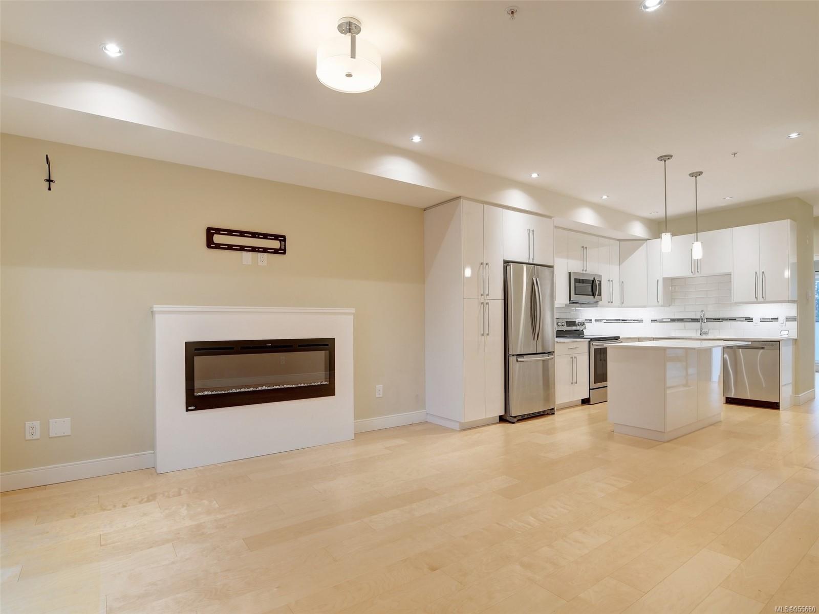 300 Phelps Ave # 123