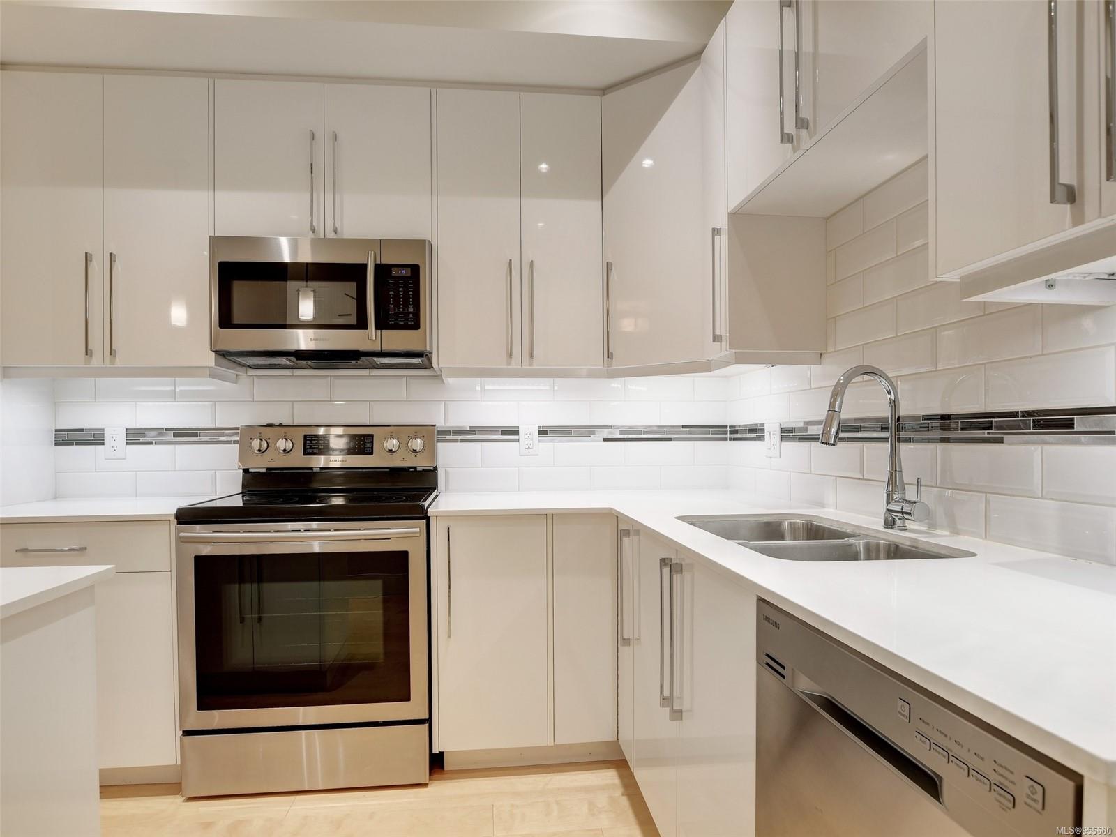 300 Phelps Ave # 123