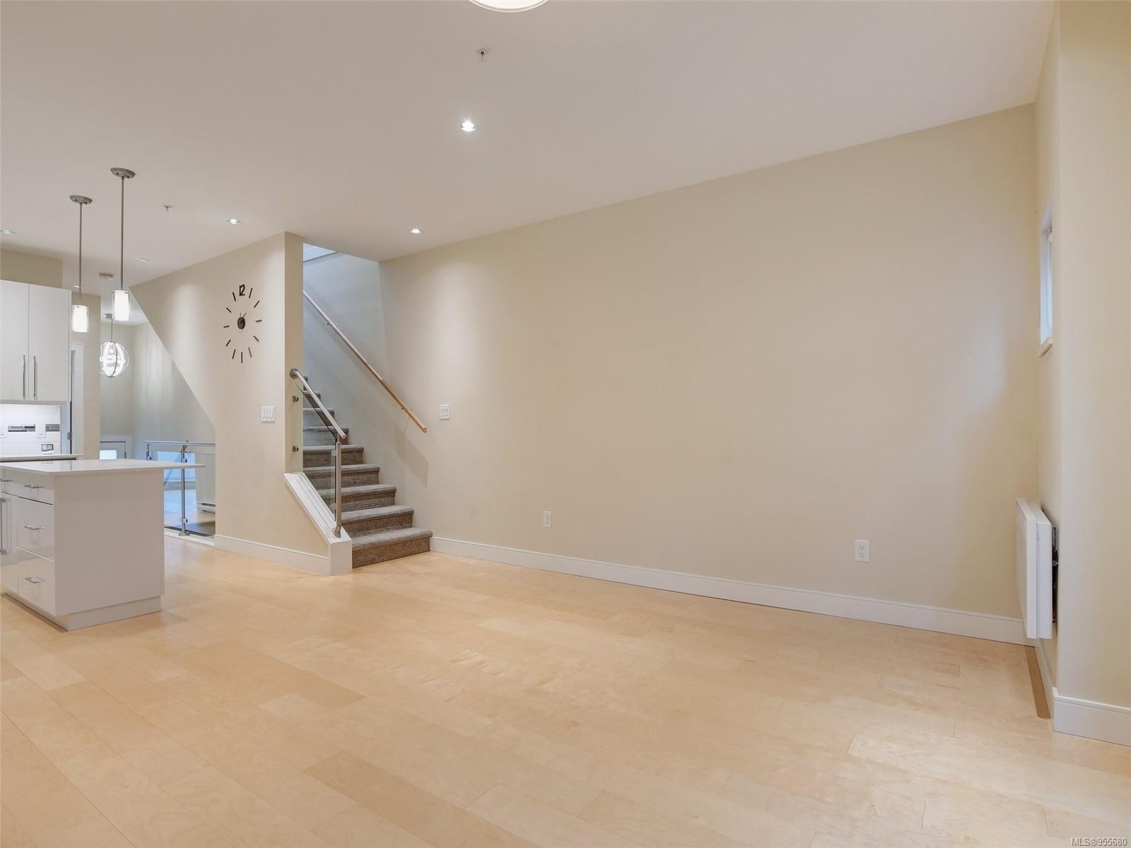 300 Phelps Ave # 123