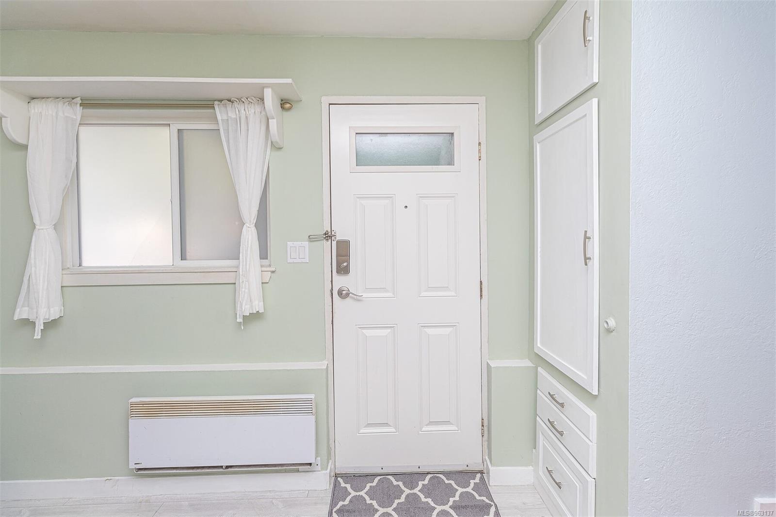 991 Cloverdale Ave # 101