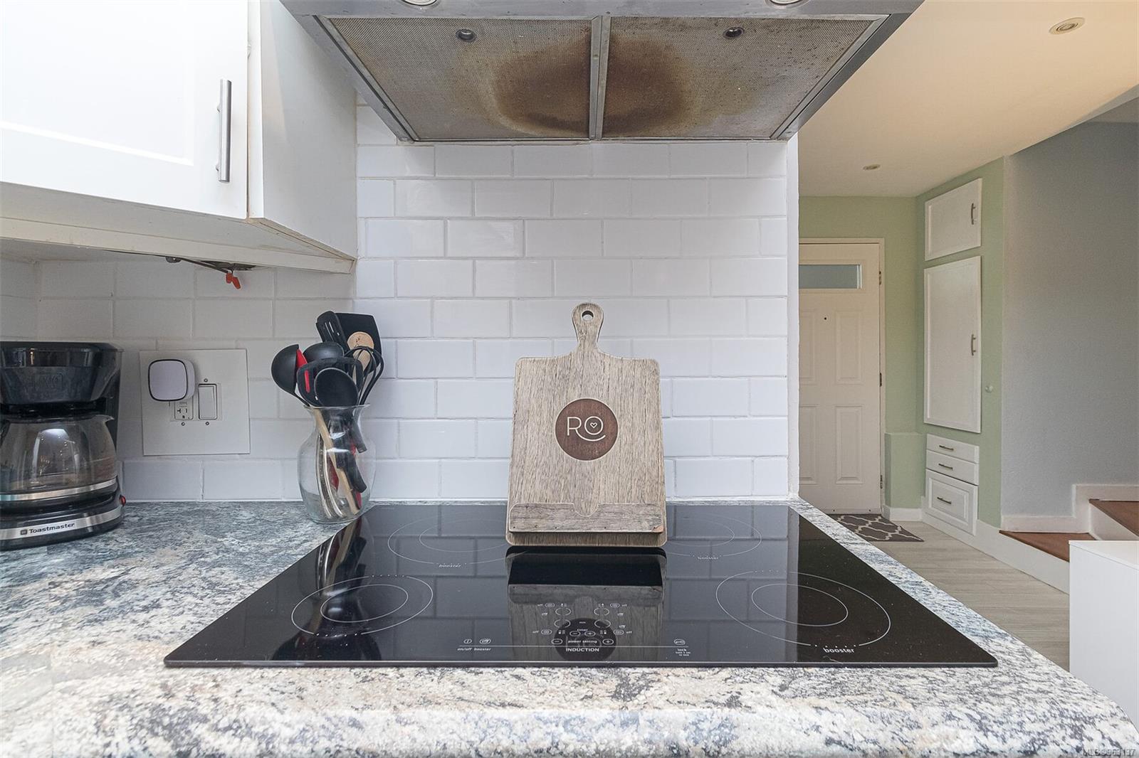 991 Cloverdale Ave # 101