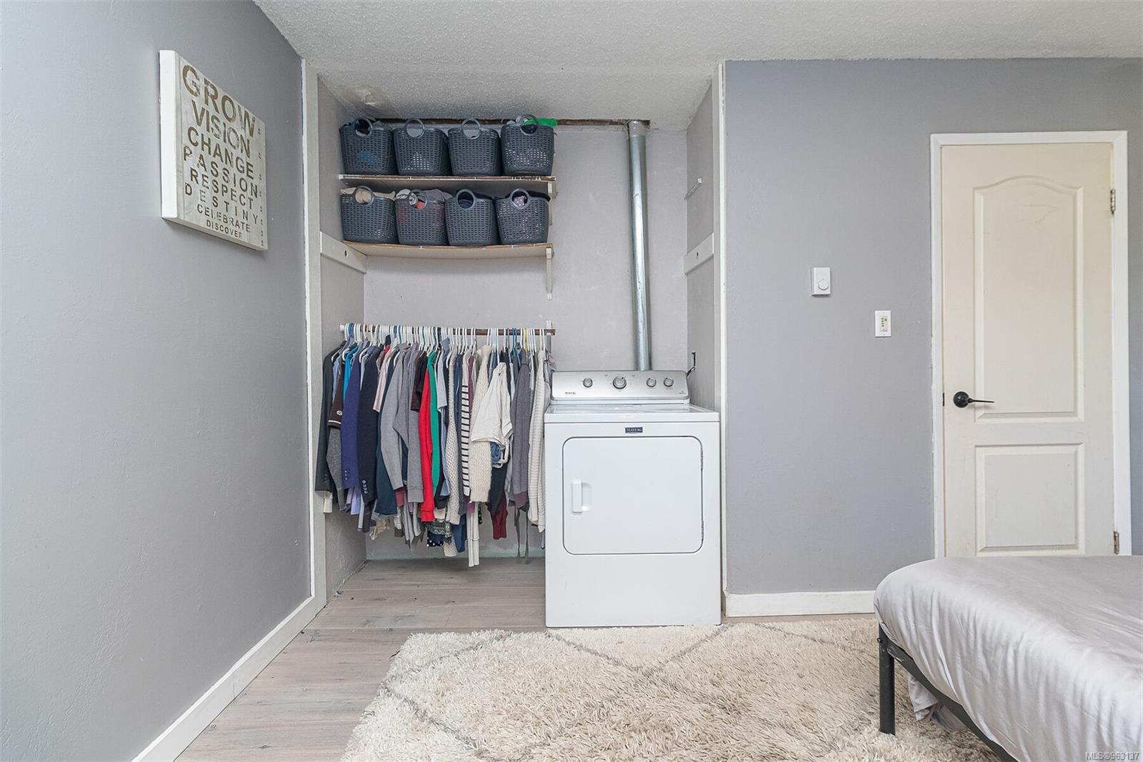 991 Cloverdale Ave # 101