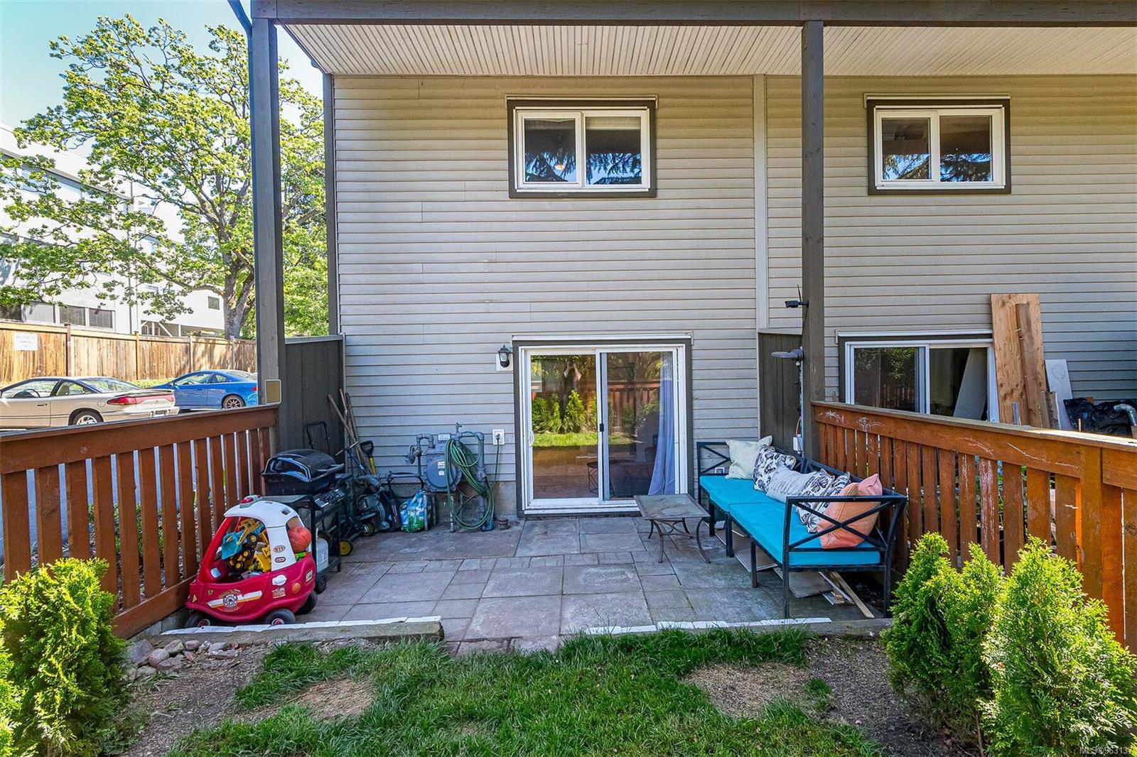 991 Cloverdale Ave # 101