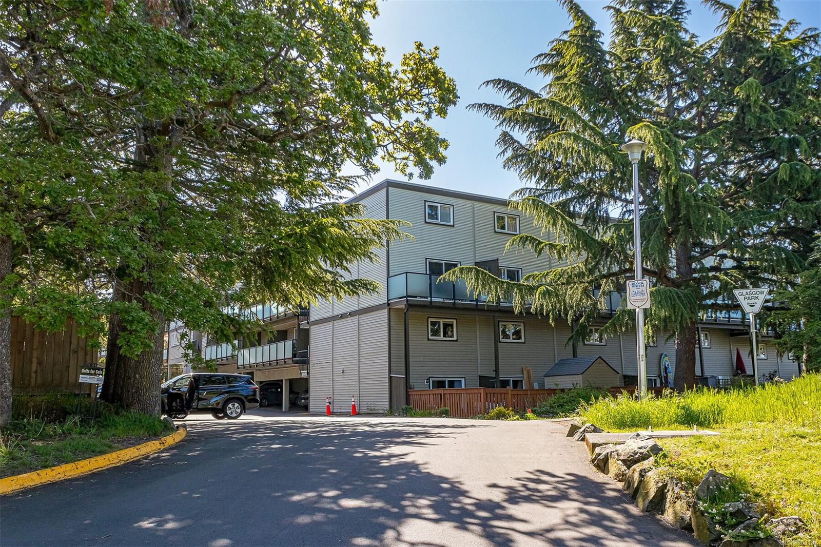 991 Cloverdale Ave # 101