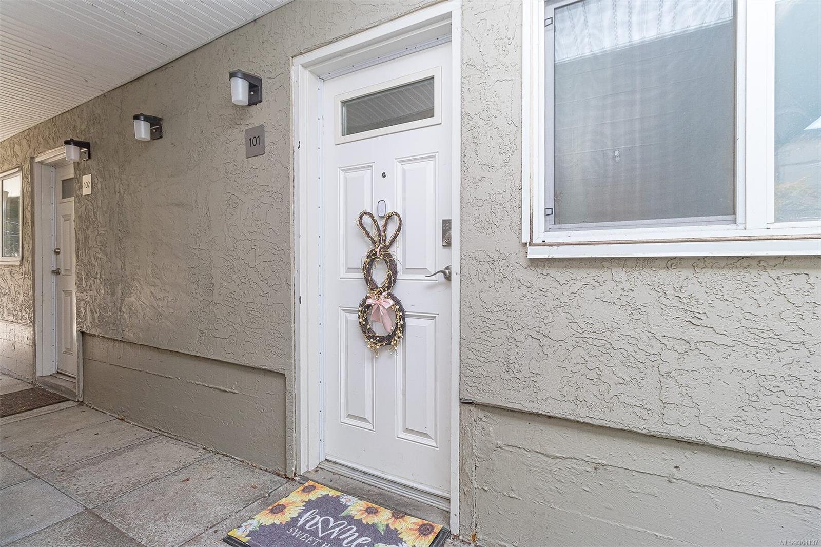 991 Cloverdale Ave # 101