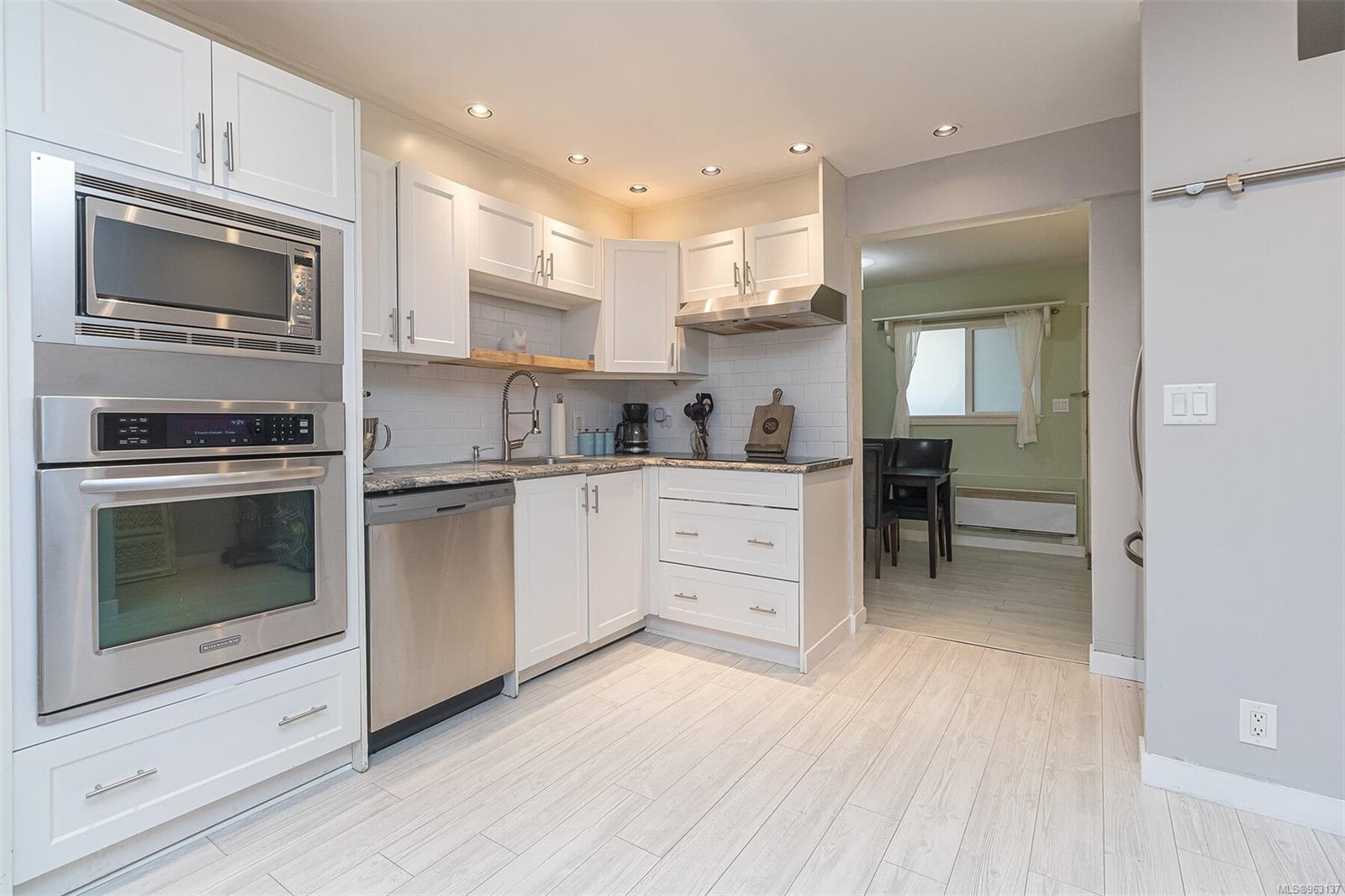 991 Cloverdale Ave # 101