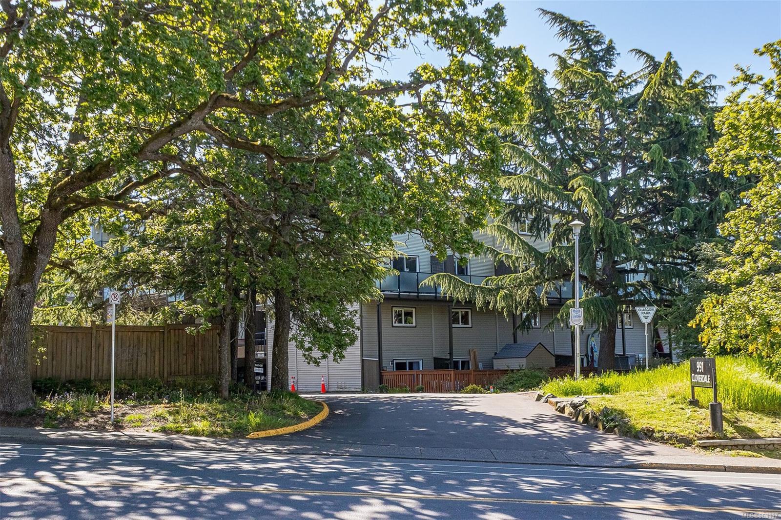 991 Cloverdale Ave # 101