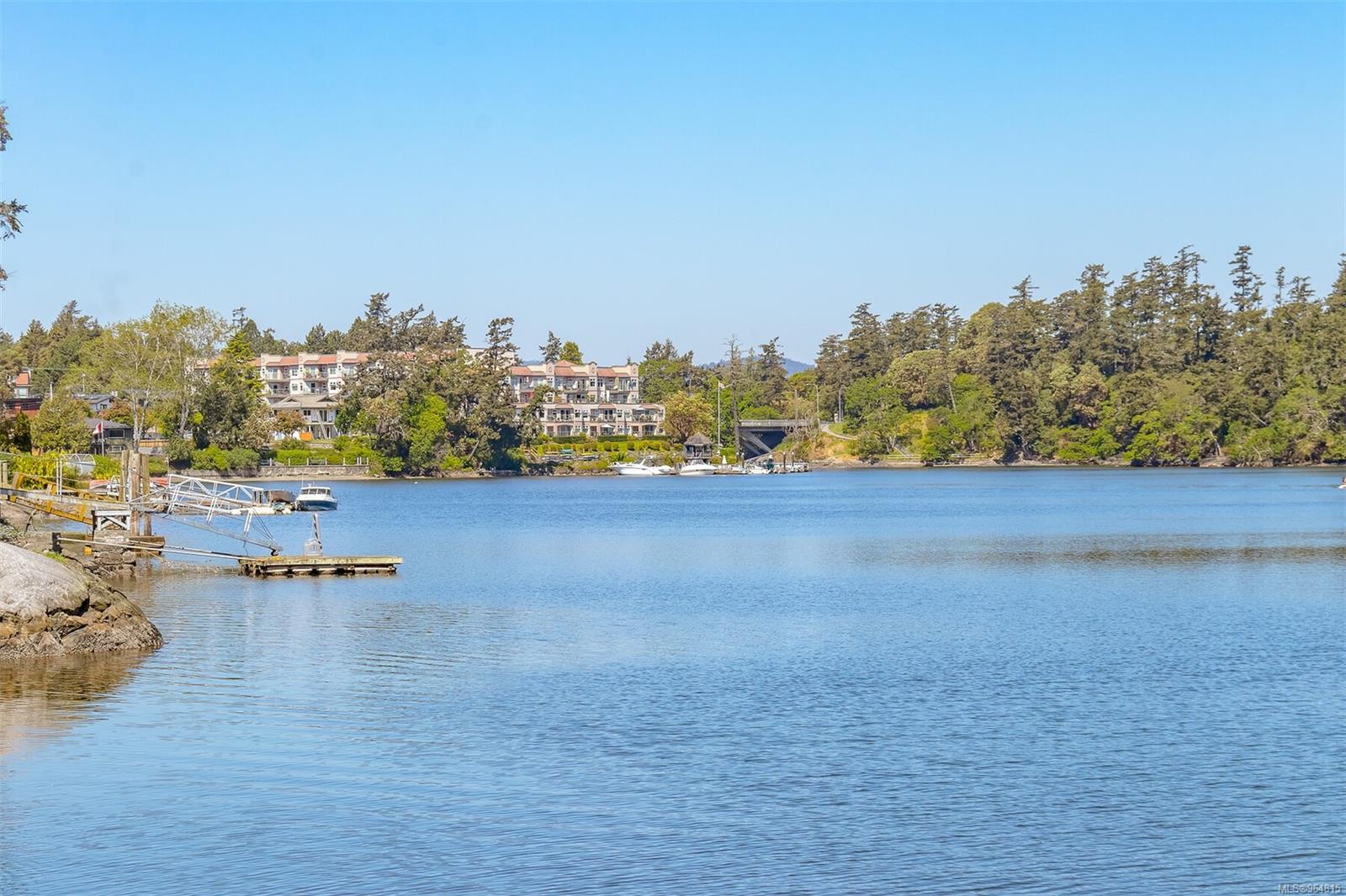 331 Burnside Rd E # 203