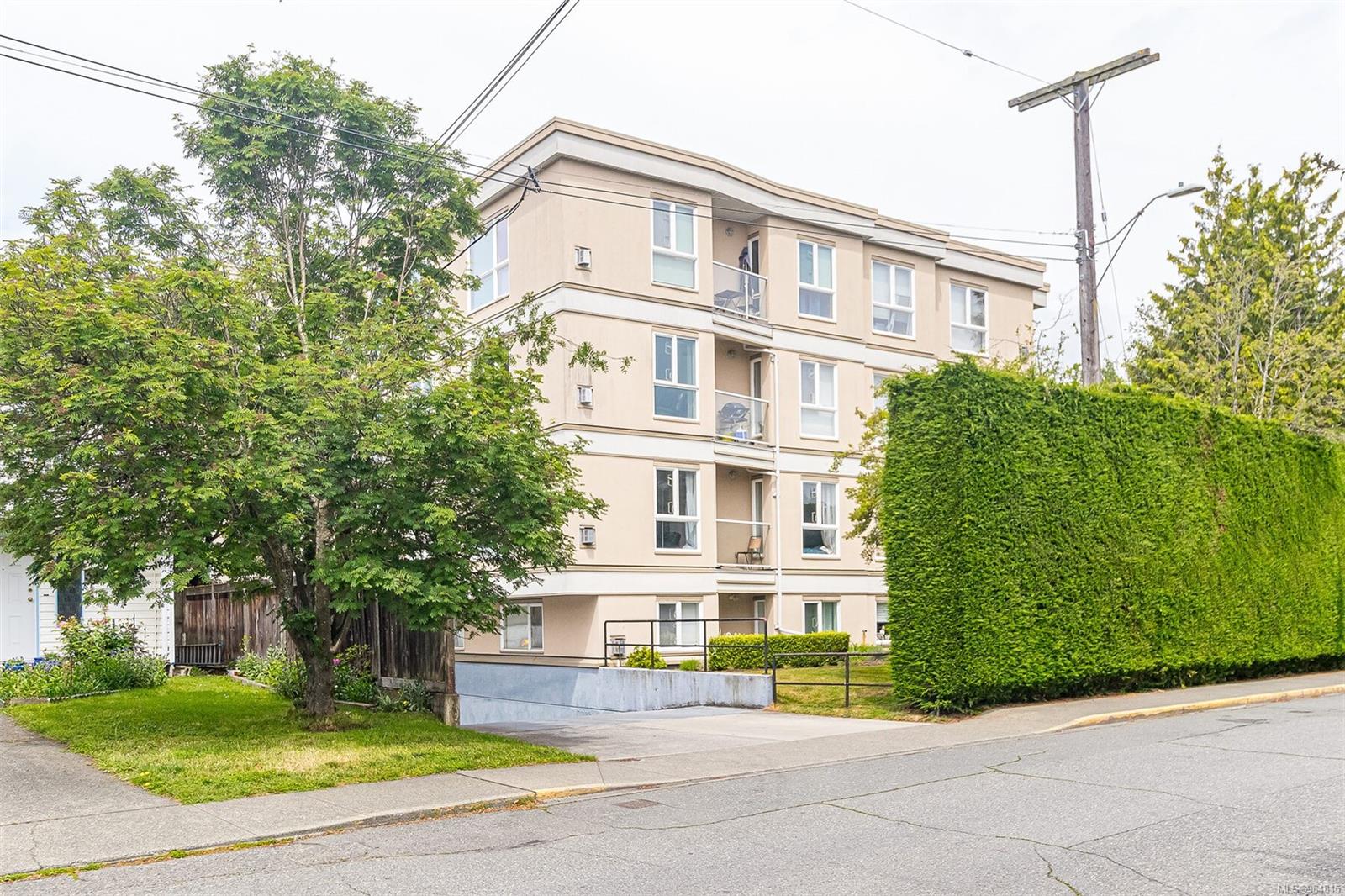 331 Burnside Rd E # 203