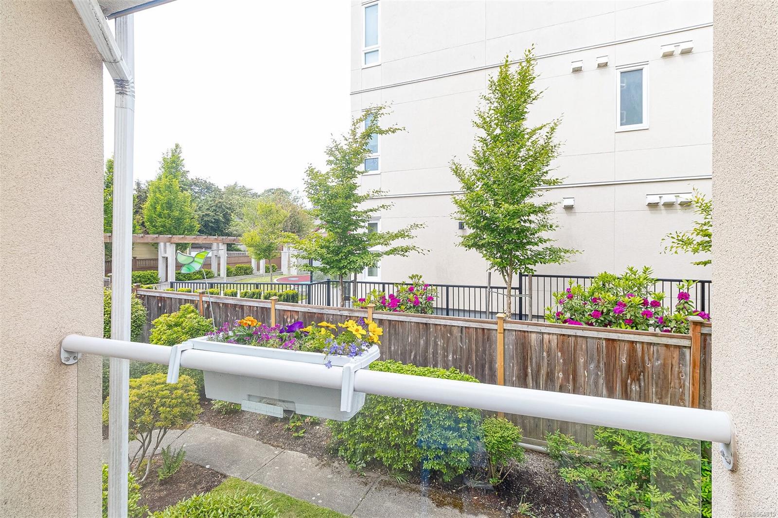 331 Burnside Rd E # 203