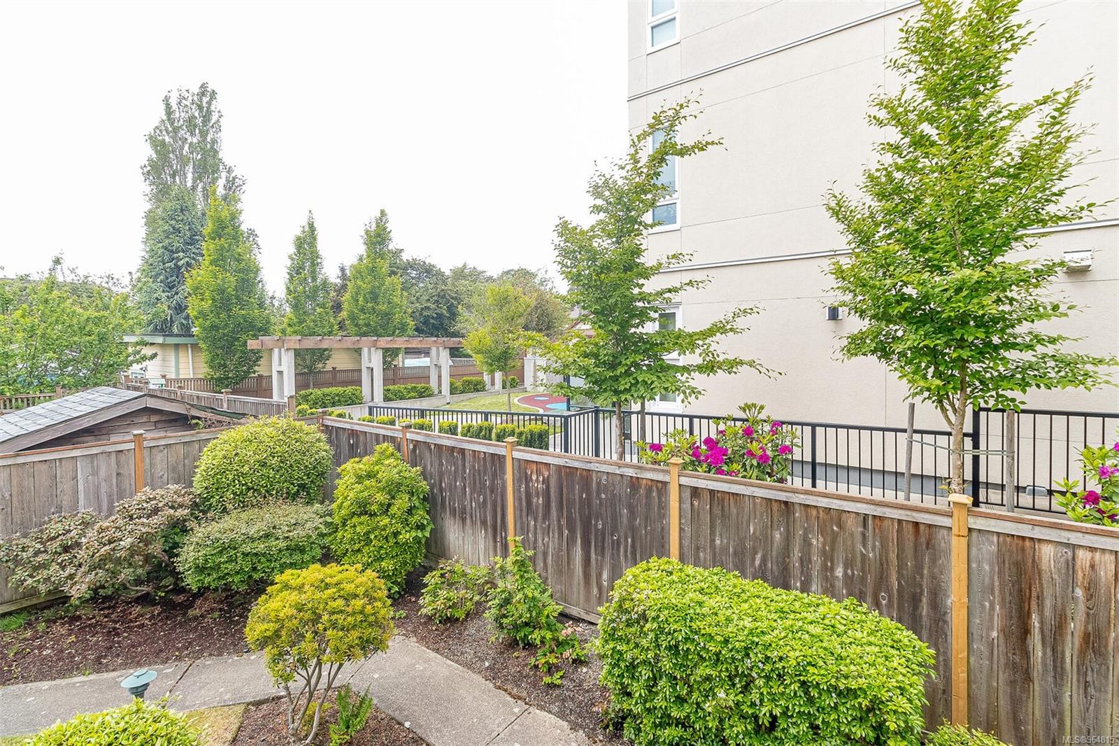 331 Burnside Rd E # 203