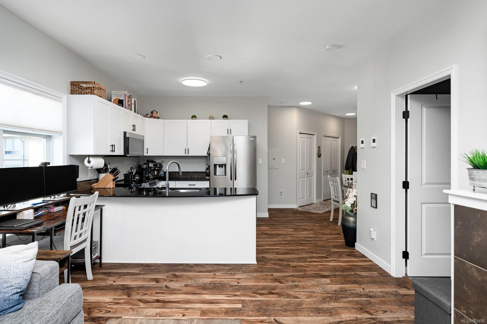 821 Goldstream Ave # 407