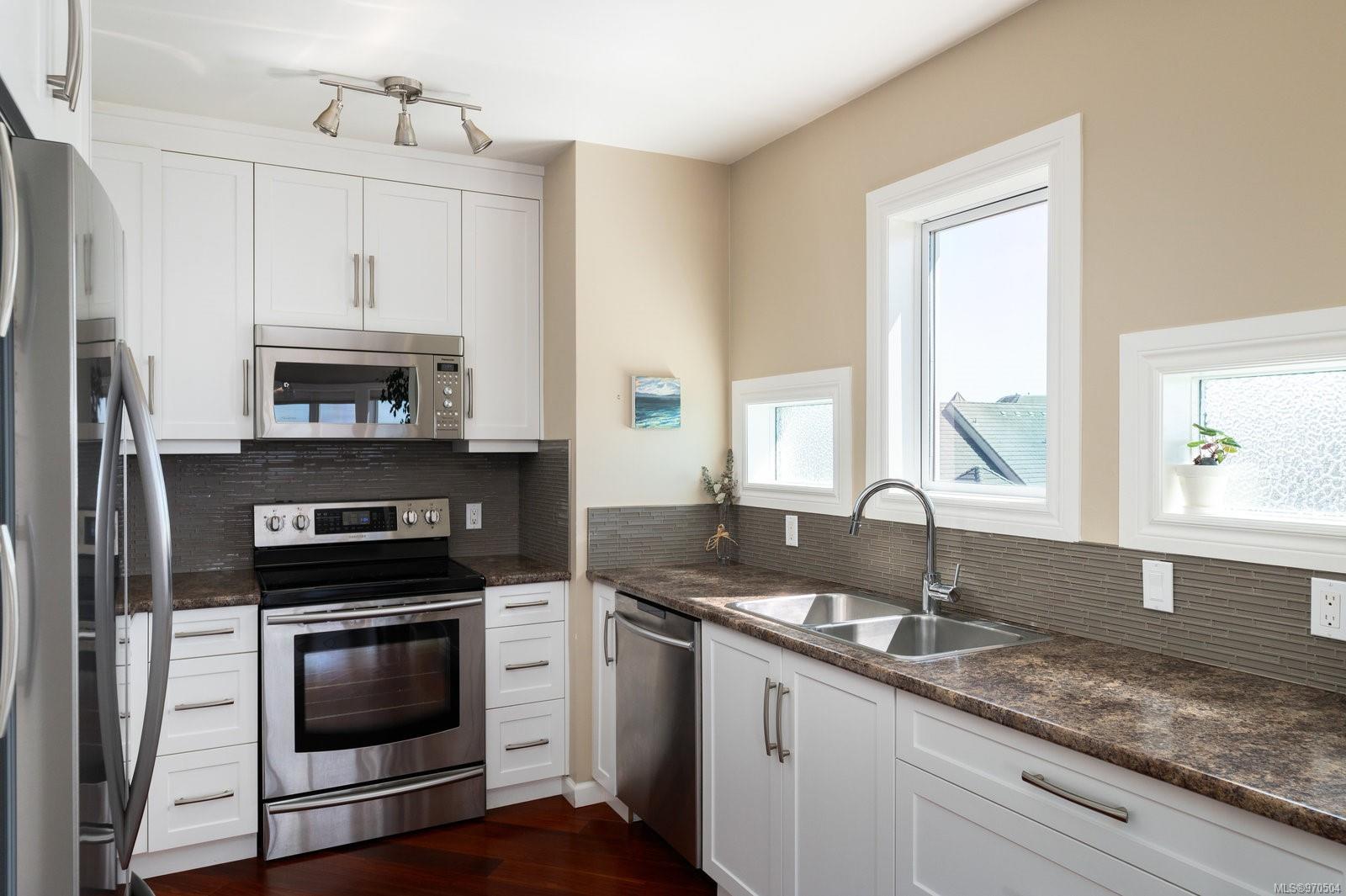 50 Songhees Rd # 621