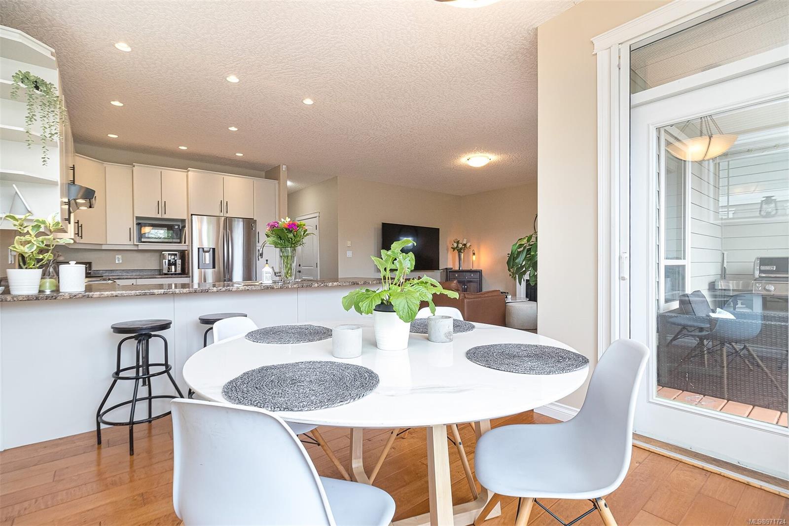 6591 Arranwood Dr # 112