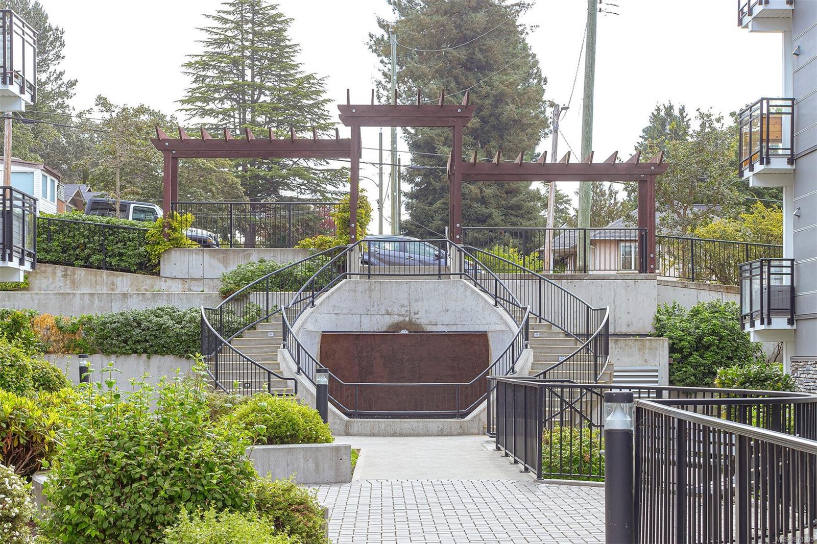 1020 Inverness Rd # 202