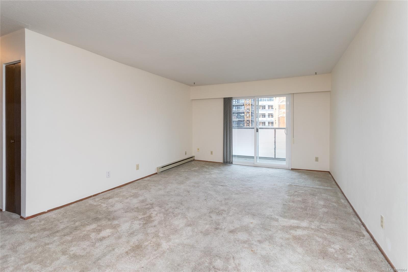 848 Esquimalt Rd Unit: 105