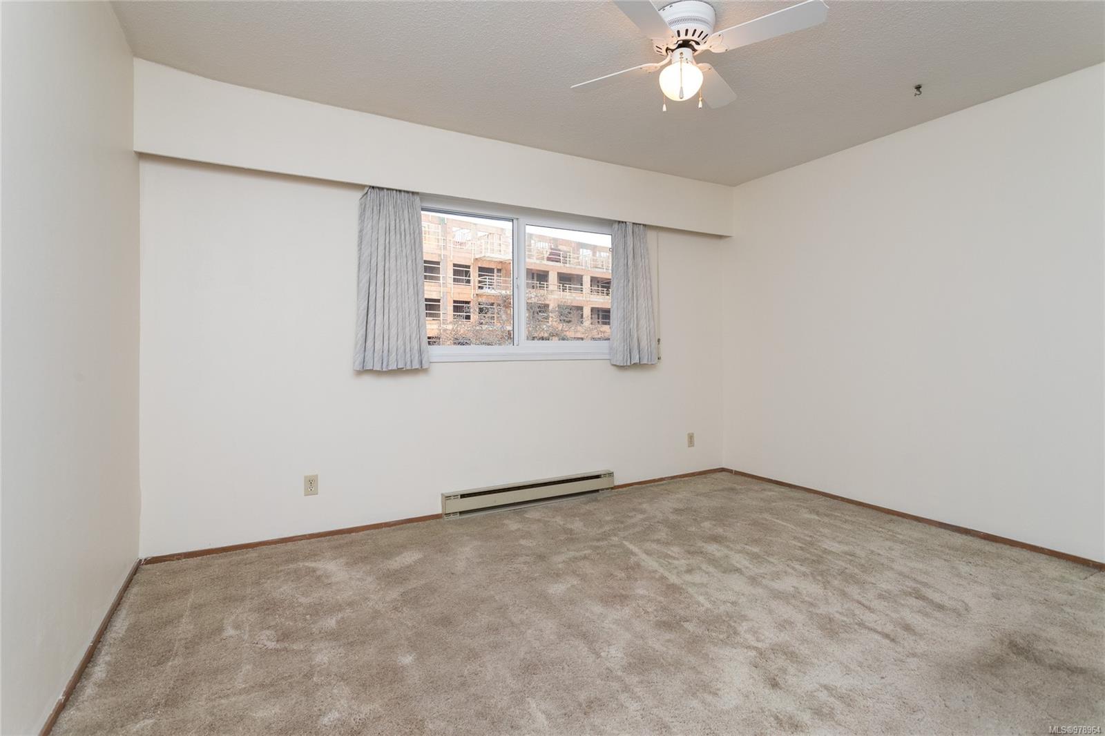 848 Esquimalt Rd Unit: 105