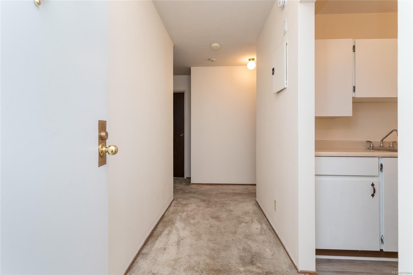 848 Esquimalt Rd Unit: 105