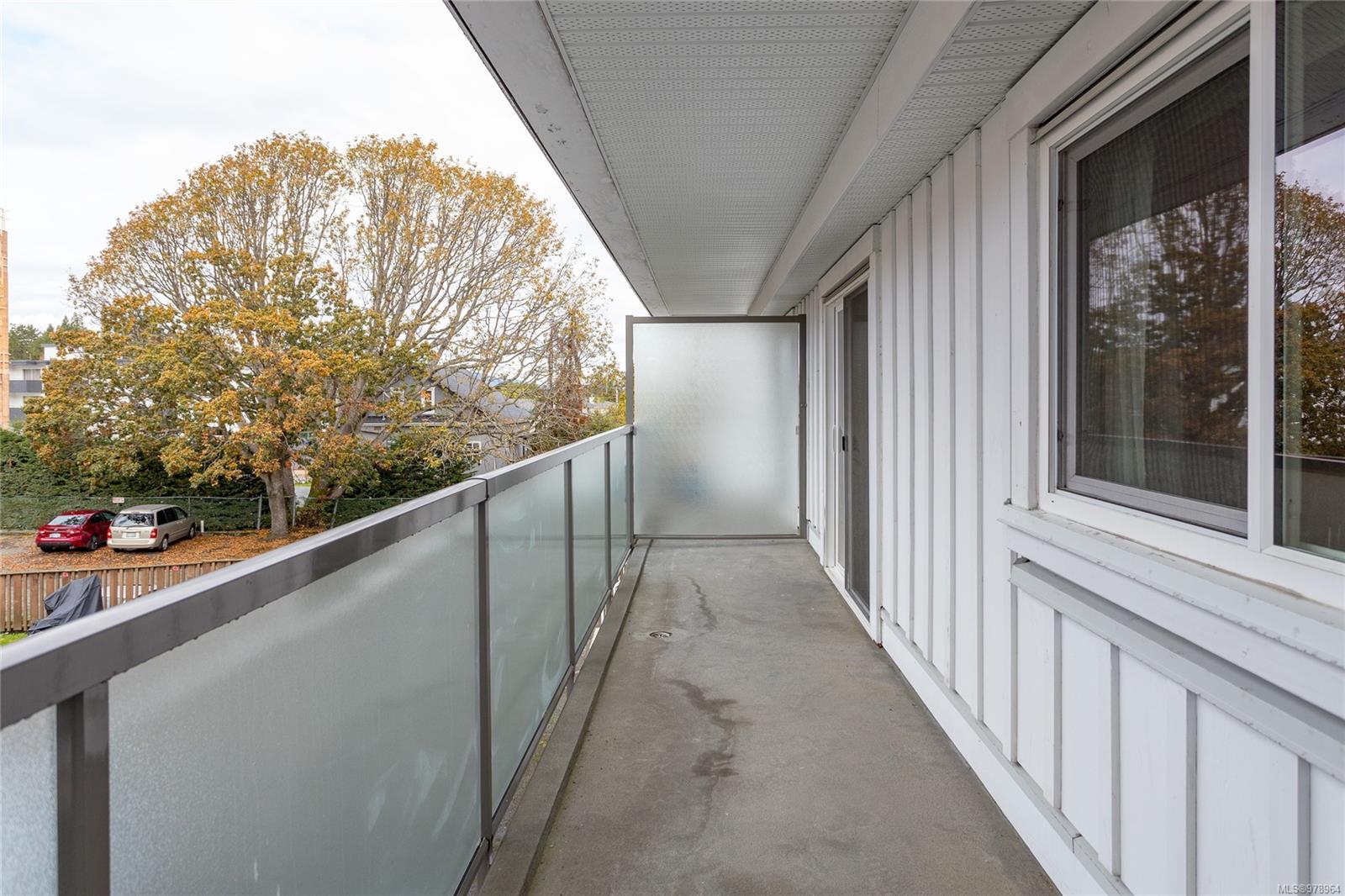 848 Esquimalt Rd Unit: 105