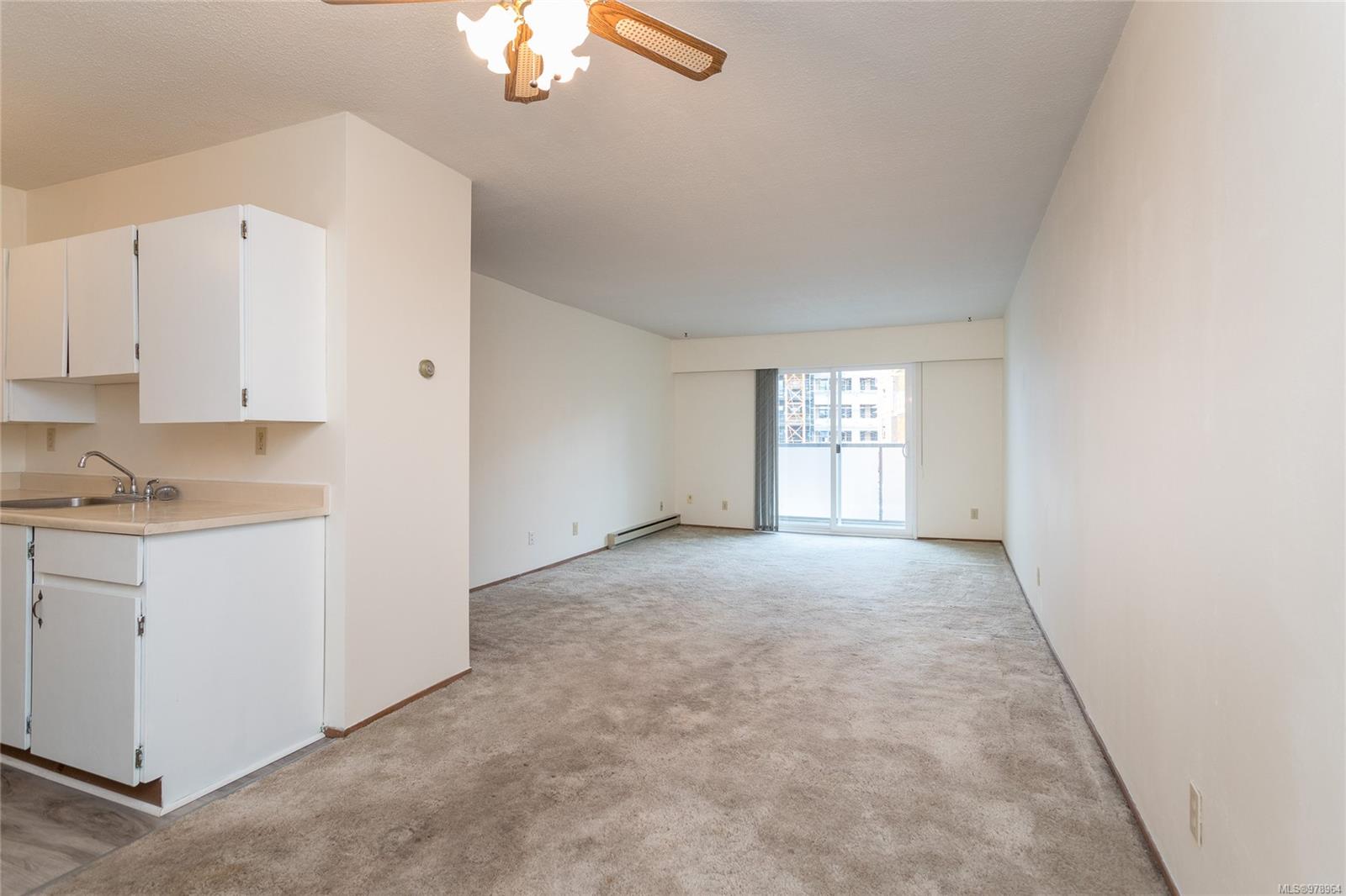 848 Esquimalt Rd Unit: 105